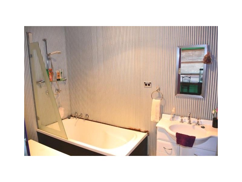 23 Nirringa Road, Summerland Point NSW 2259