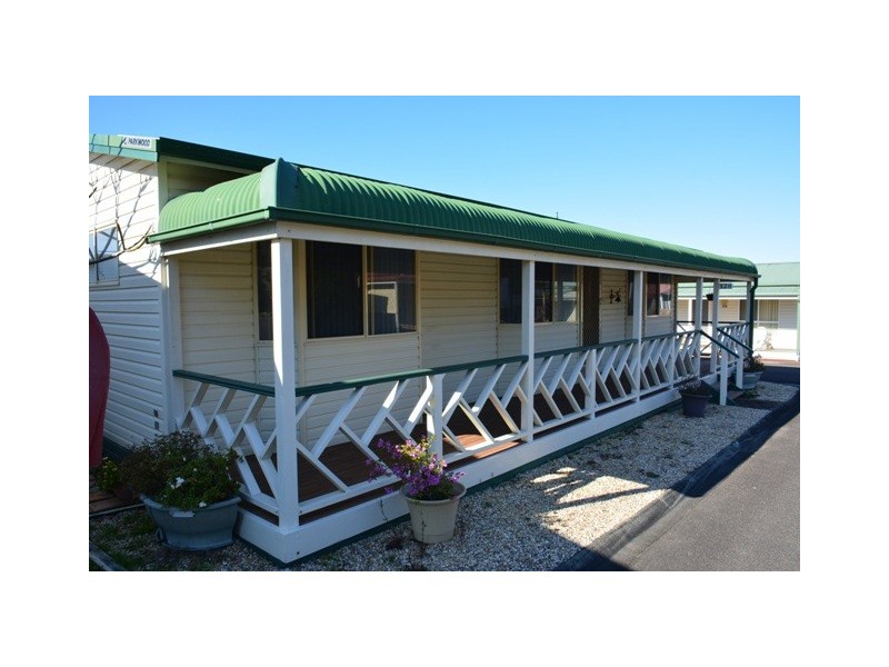 128 West Road, Chain Valley Bay NSW 2259