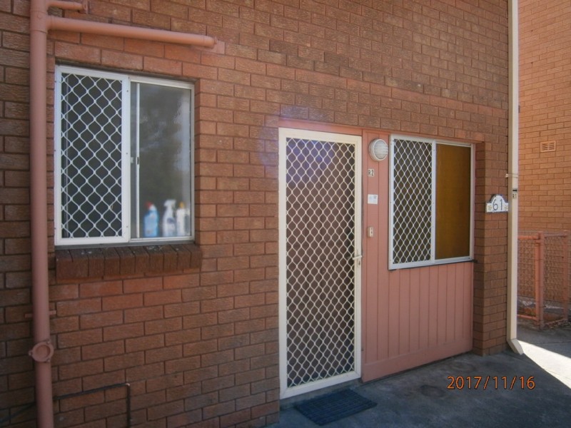 2/61 Natuna Avenue, Budgewoi NSW 2262