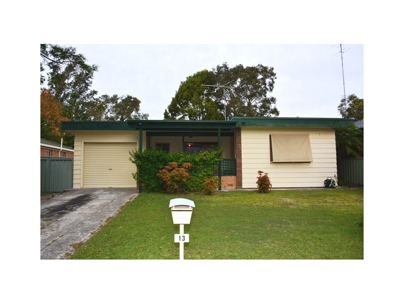 13 Tarwarri Road, Summerland Point NSW 2259