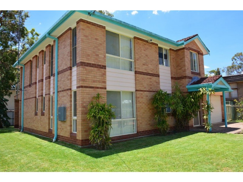10 Government Road, Summerland Point NSW 2259