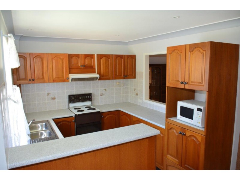 10 Government Road, Summerland Point NSW 2259