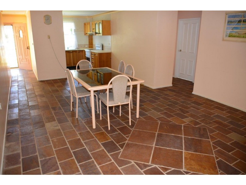 10 Government Road, Summerland Point NSW 2259