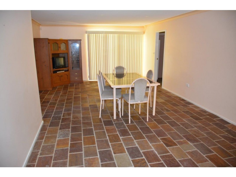 10 Government Road, Summerland Point NSW 2259