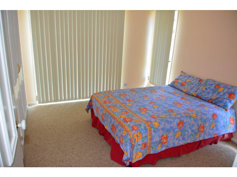 10 Government Road, Summerland Point NSW 2259