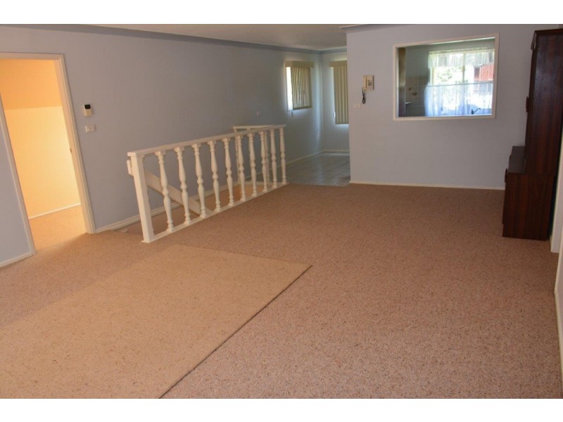 10 Government Road, Summerland Point NSW 2259