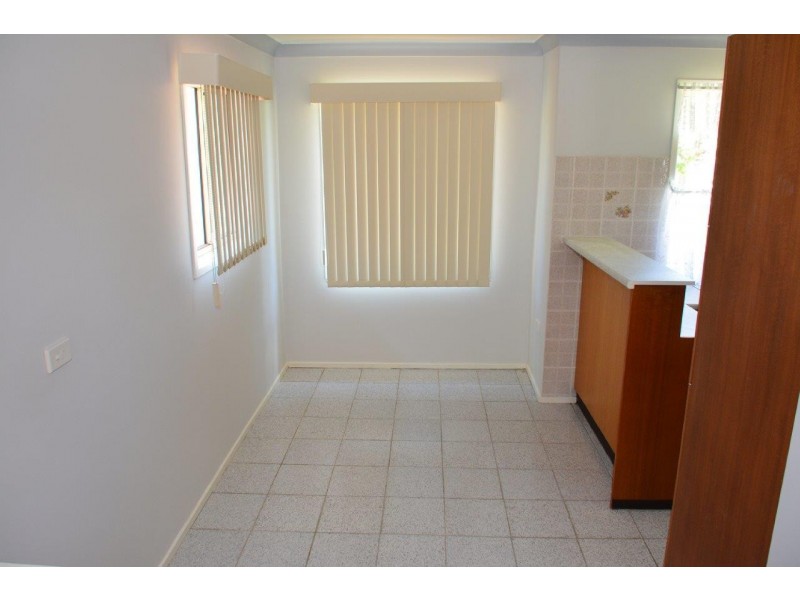 10 Government Road, Summerland Point NSW 2259