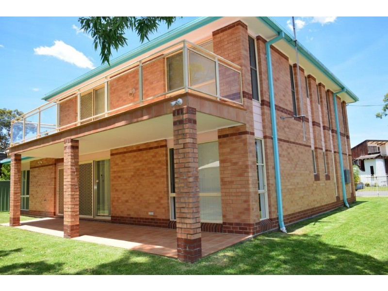 10 Government Road, Summerland Point NSW 2259