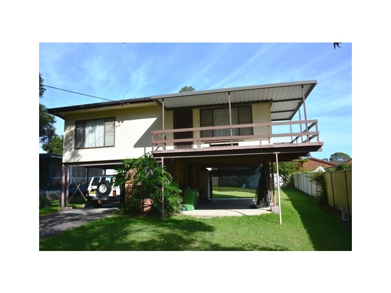 93 Cams Boulevarde, Summerland Point NSW 2259