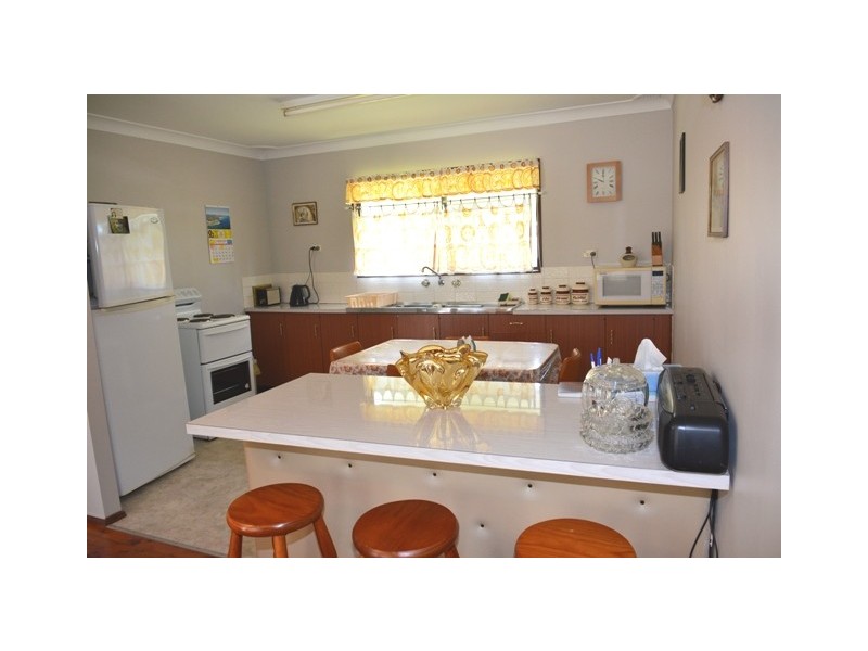 93 Cams Boulevarde, Summerland Point NSW 2259