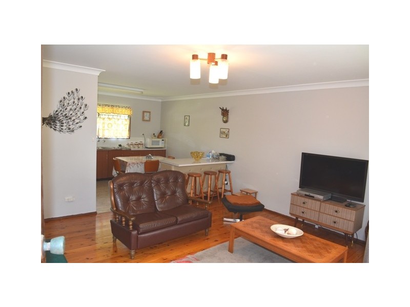 93 Cams Boulevarde, Summerland Point NSW 2259