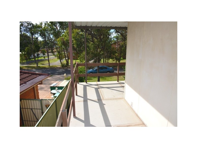 93 Cams Boulevarde, Summerland Point NSW 2259