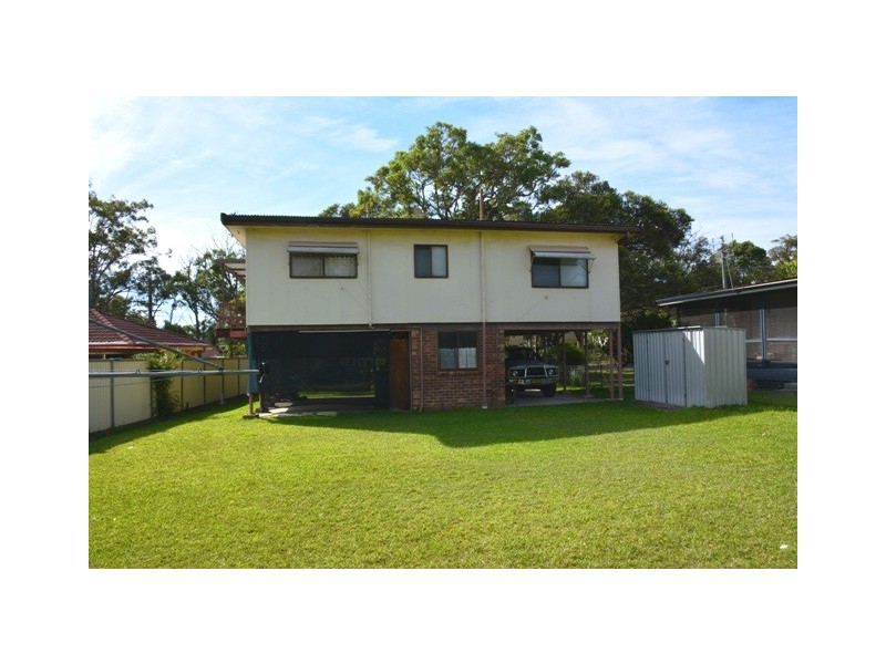 93 Cams Boulevarde, Summerland Point NSW 2259