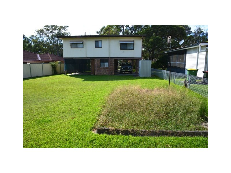 93 Cams Boulevarde, Summerland Point NSW 2259