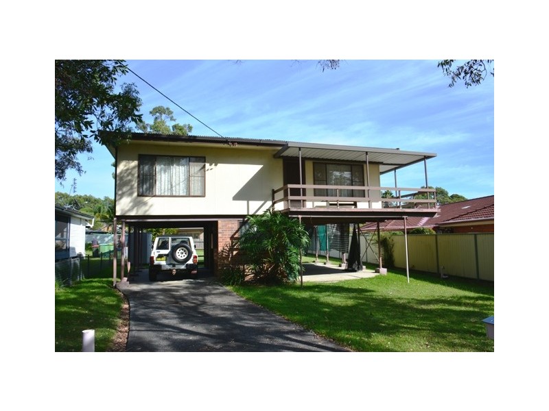 93 Cams Boulevarde, Summerland Point NSW 2259