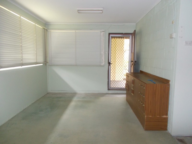 110 Cams Blvd, Summerland Point NSW 2259