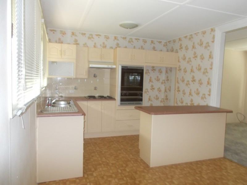 110 Cams Blvd, Summerland Point NSW 2259