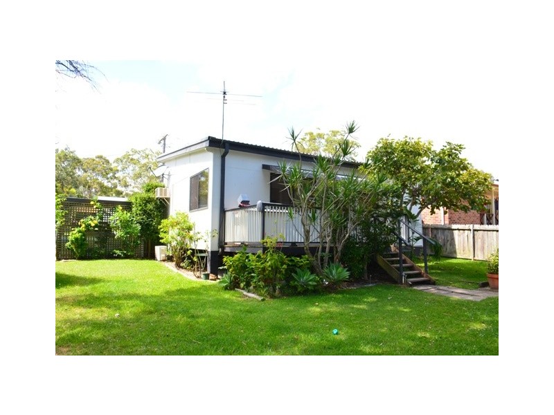 16 Kapala Avenue, Summerland Point NSW 2259