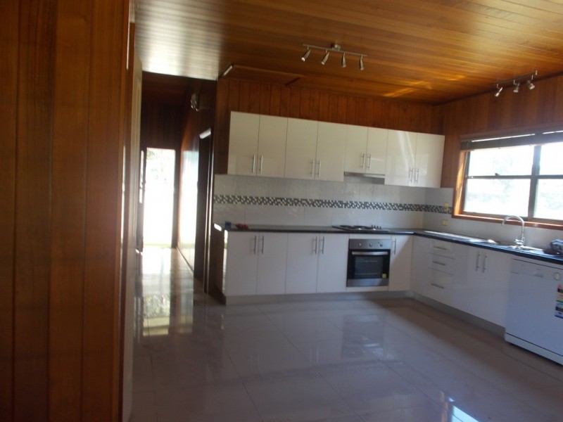 30 summerland Road, Summerland Point NSW 2259