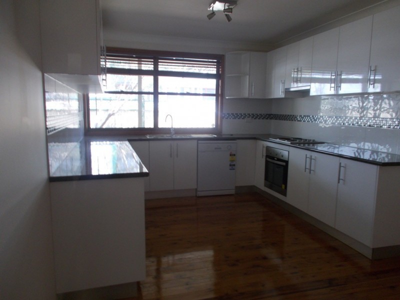30 summerland Road, Summerland Point NSW 2259