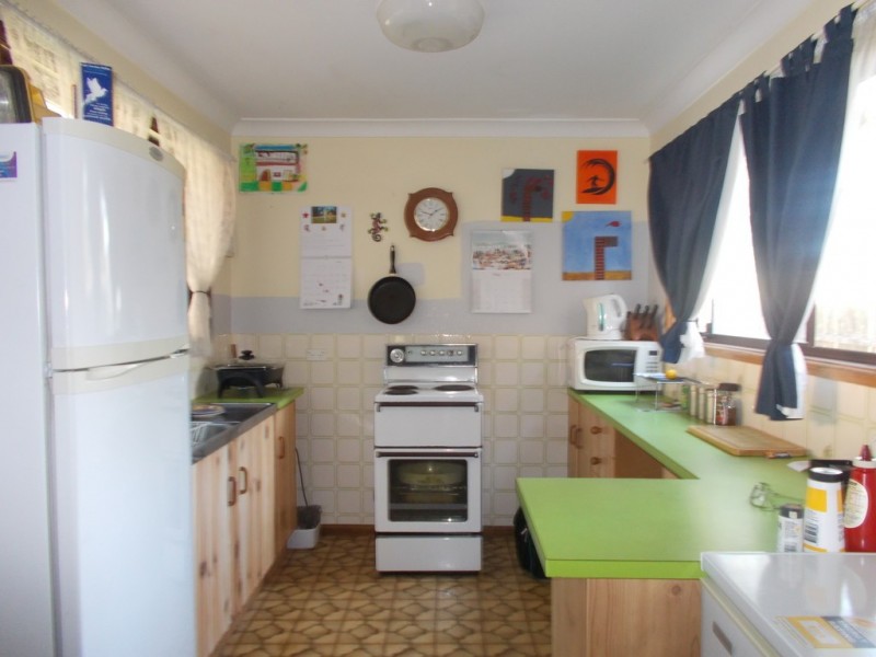 68 Cams Blvd, Summerland Point NSW 2259