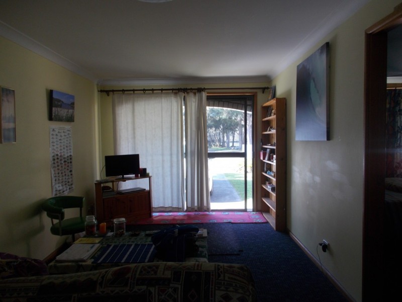 68 Cams Blvd, Summerland Point NSW 2259
