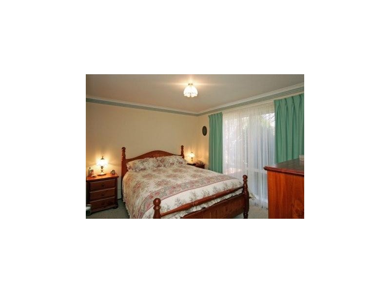 15 Abberton Street, Flagstaff Hill SA 5159