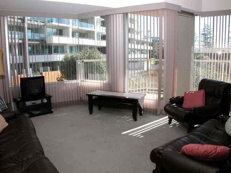 2/42 Durham Street, Glenelg SA 5045