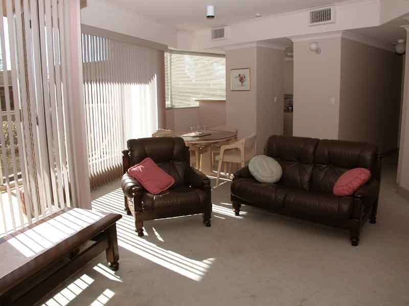 2/42 Durham Street, Glenelg SA 5045