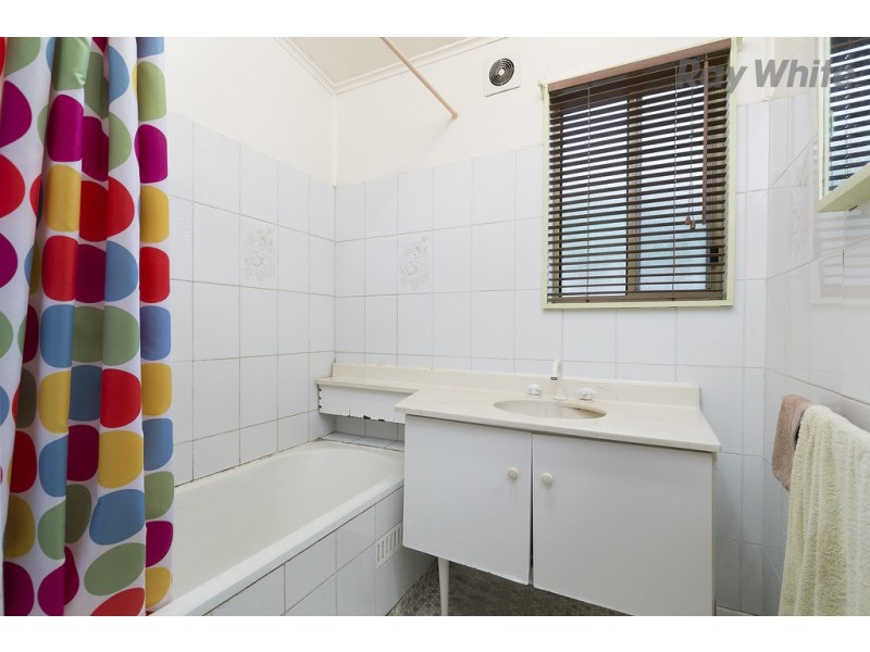 18 Limbert Avenue, Seacombe Gardens SA 5047