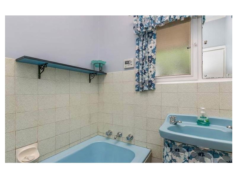 11 Fairmont Ave, Black Forest SA 5035