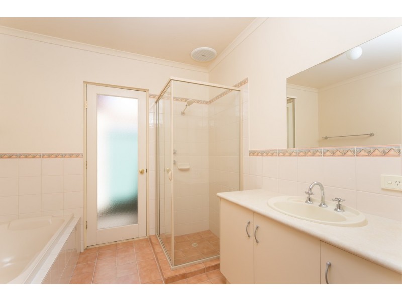 2 Orkney Ave, Marion SA 5043