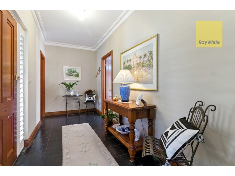 5 Crossing Road, Aberfoyle Park SA 5159