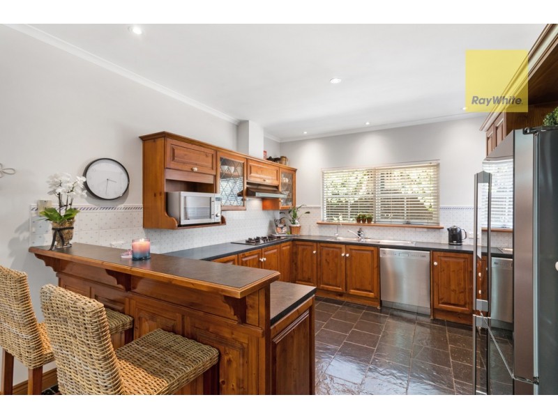 5 Crossing Road, Aberfoyle Park SA 5159