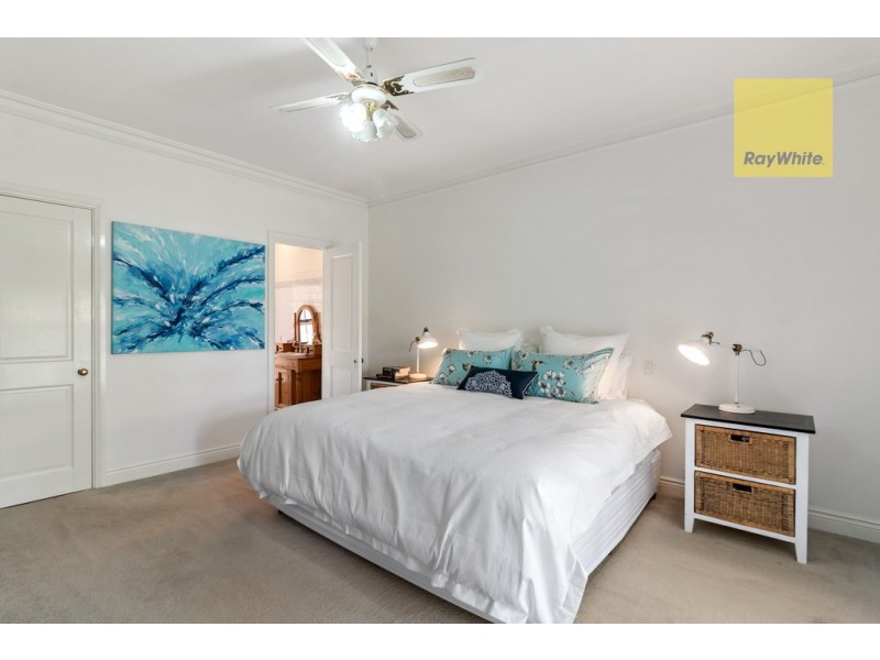 5 Crossing Road, Aberfoyle Park SA 5159