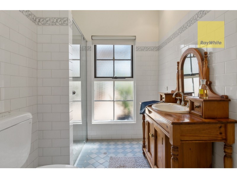 5 Crossing Road, Aberfoyle Park SA 5159