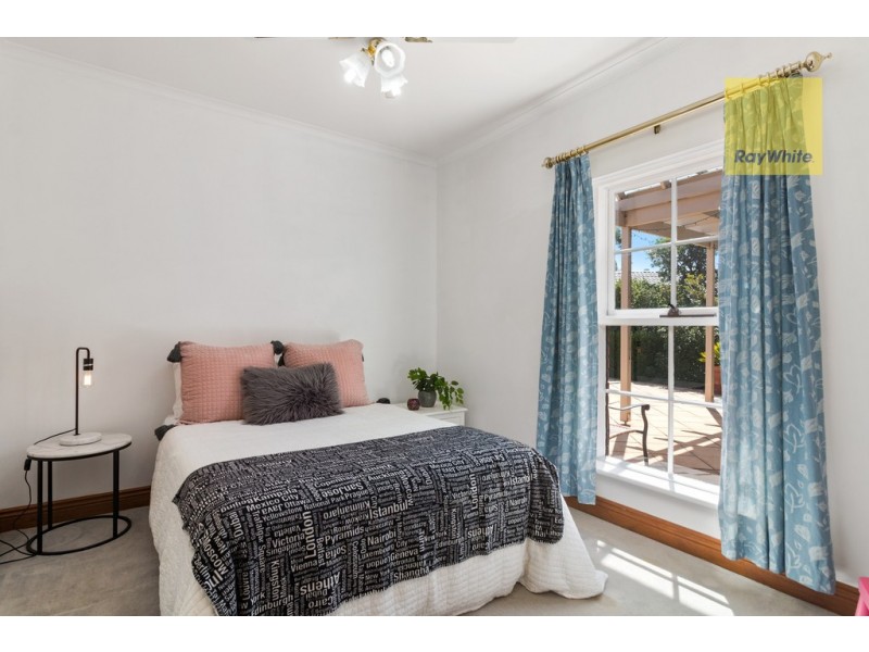 5 Crossing Road, Aberfoyle Park SA 5159