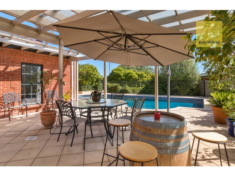 5 Crossing Road, Aberfoyle Park SA 5159