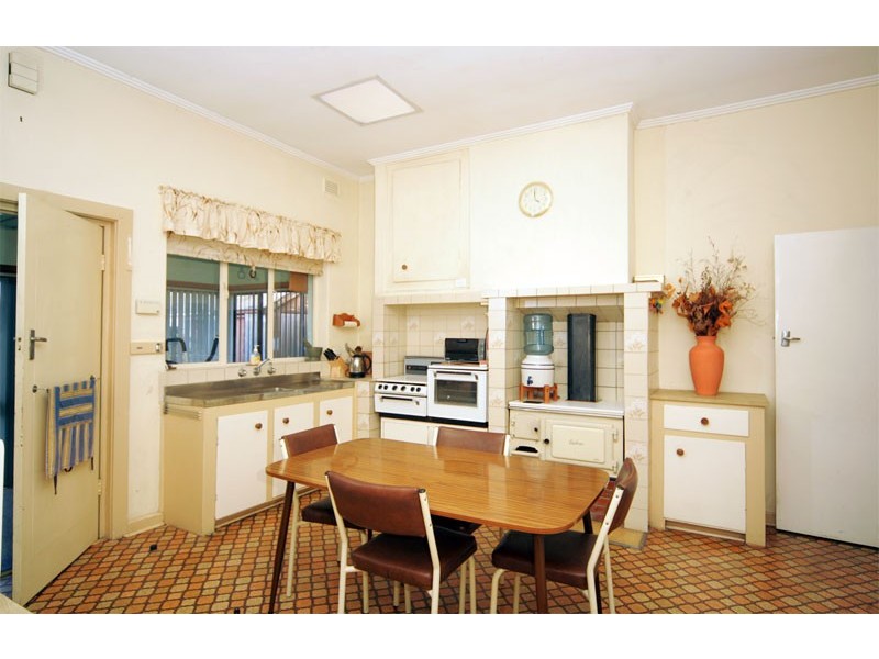 18 Winston Crescent, Glengowrie SA 5044