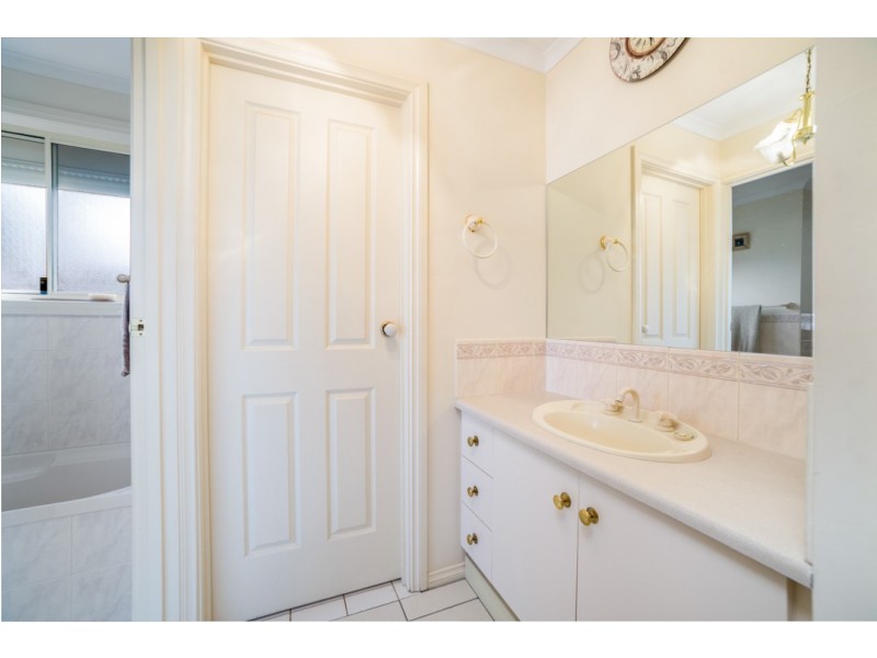 11 Peterson Avenue, Mitchell Park SA 5043