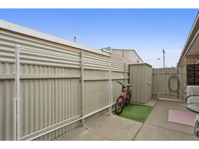 2/25 Buckingham Avenue, Henley Beach SA 5022