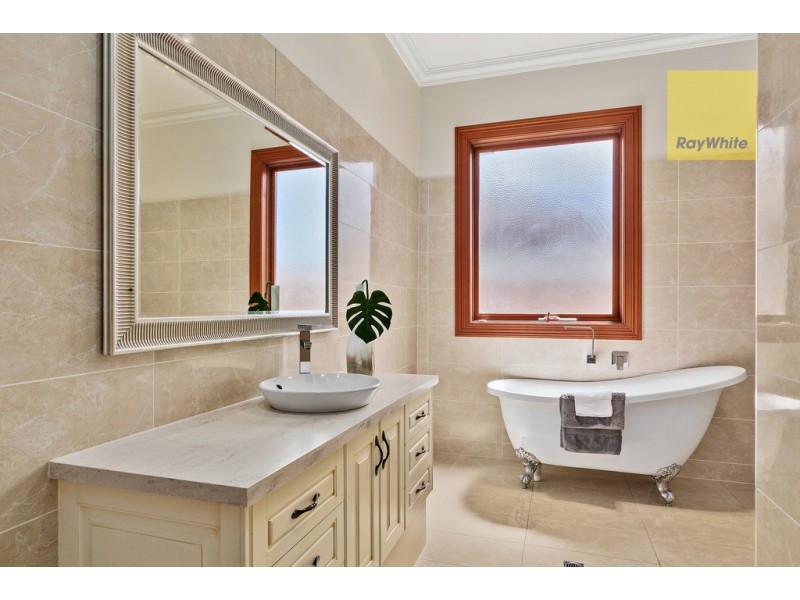 6 Kyeema Avenue, Cumberland Park SA 5041