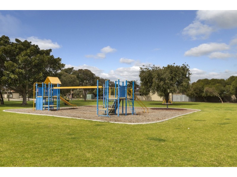 16 Columbine Avenue, West Lakes Shore SA 5020