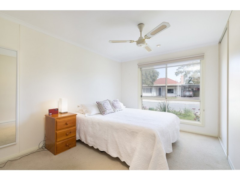 1/14c Almond Grove, Glandore SA 5037