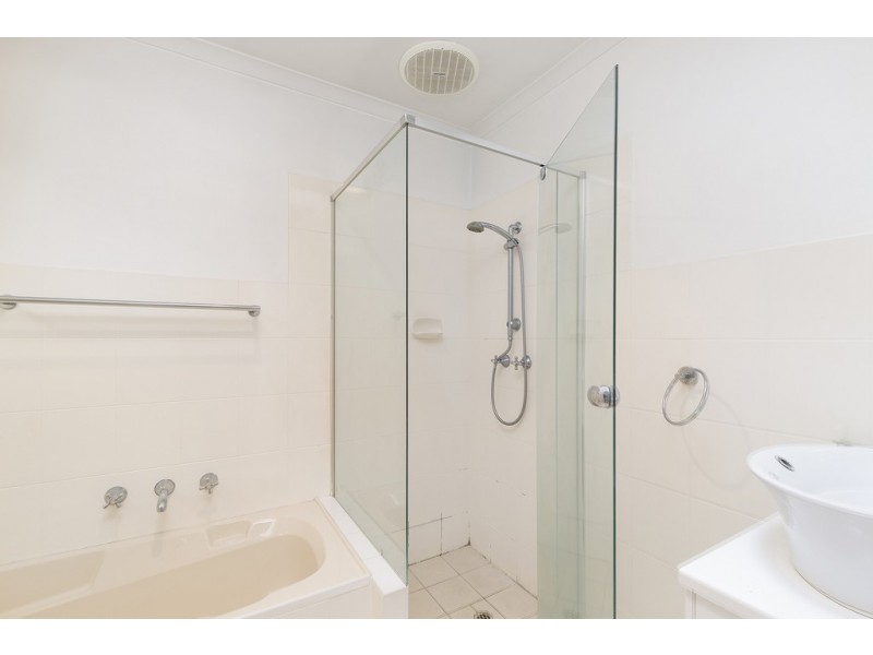 1/14c Almond Grove, Glandore SA 5037