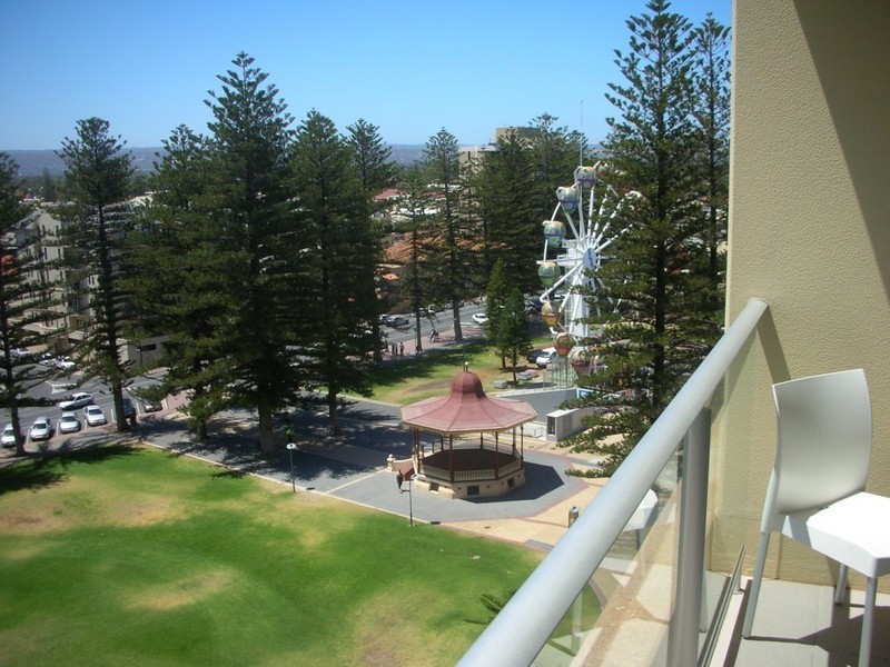 807/19 Holdfast Promenade, Glenelg SA 5045