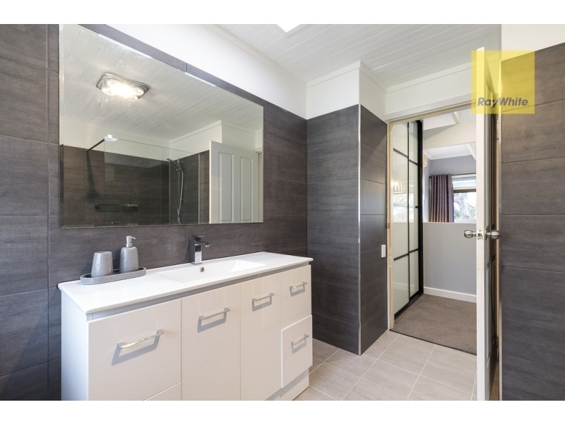 9 Stanbury Avenue, Happy Valley SA 5159