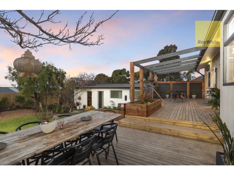 11 Aaron Avenue, Darlington SA 5047