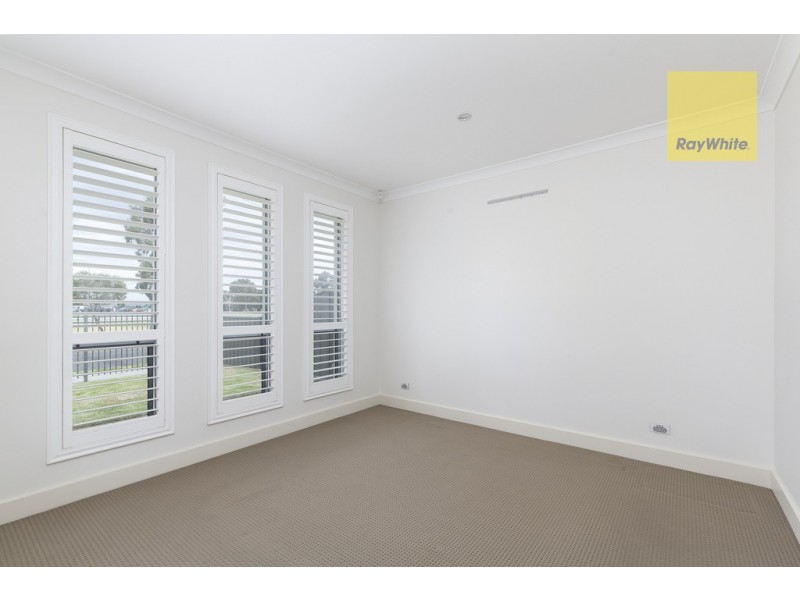 13 Fawnbrake Crescent, West Beach SA 5024