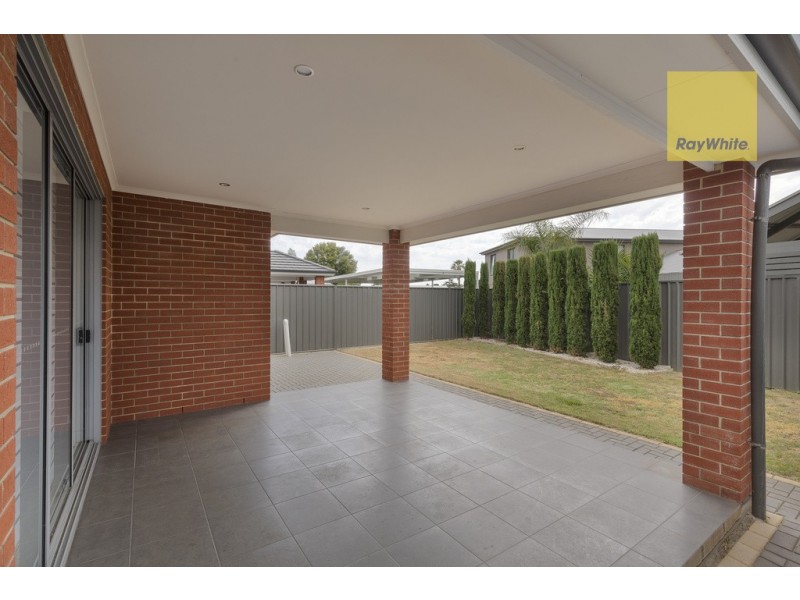 13 Fawnbrake Crescent, West Beach SA 5024